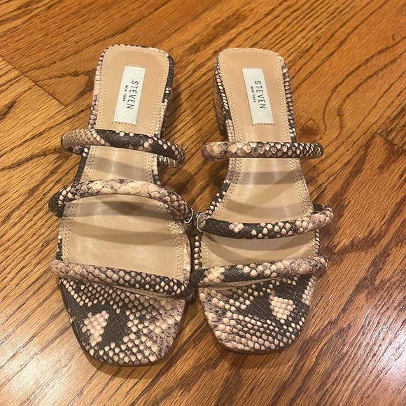 Steven Woman’s Snakeskin Heels Size 8.5 - Picture 2 of 6
